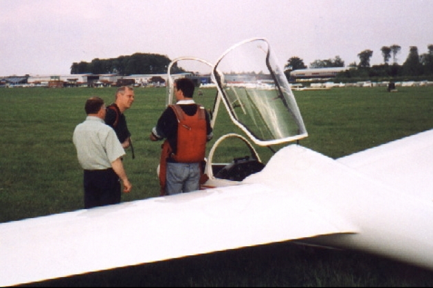 Chuting up for a checkout flight with David Byass, Booker Gliding Club. Photo by Steve Hoffman.