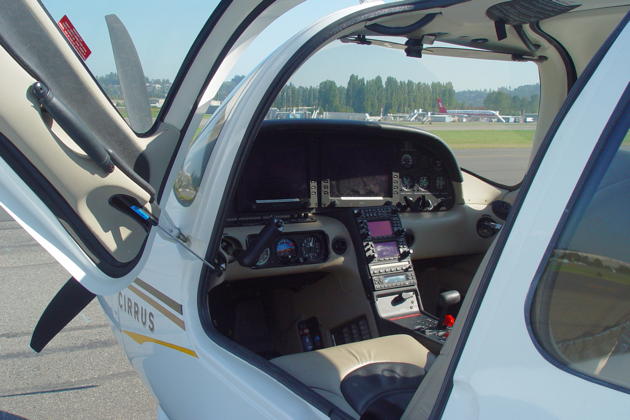 The gull-wing doors provide easy entry into the Cirrus SR-22G2 cockpit.