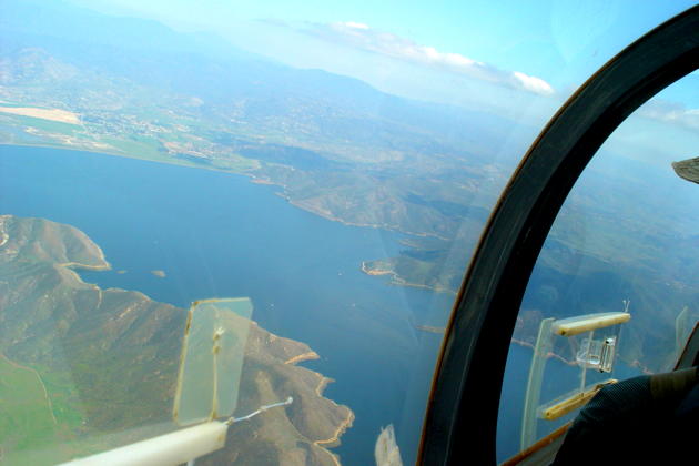Cruising near cloudbase over the huge reservoir of Diamond Valley Lake in OC Soaring's Grob 103.