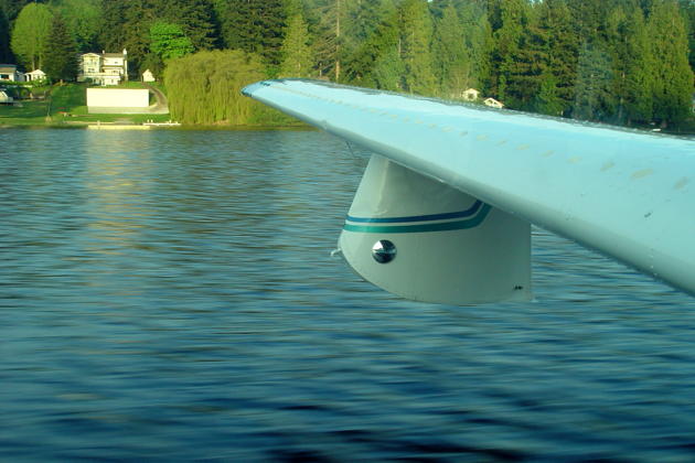 Touching down on the smooth surface of Long Lake in the Lake 250, just southeast of Bremerton, WA.