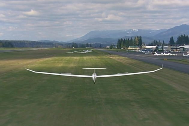 DG-1000 starting to flare for landing at Arlington. Video still from the KING 5 helicopter.