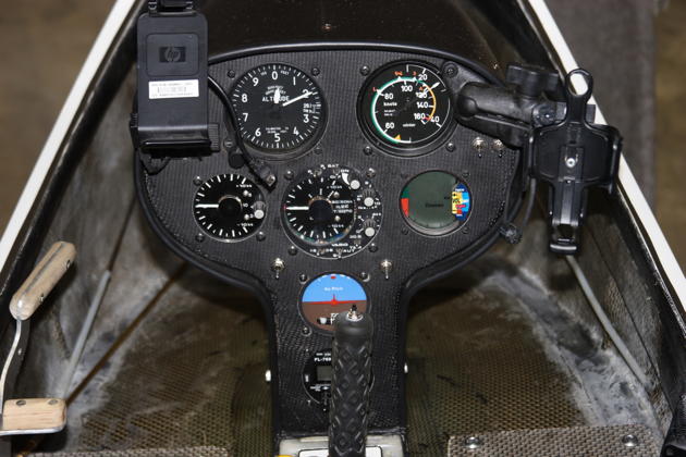 Cockpit panel of the Tetra-15 with GPS devices removed.