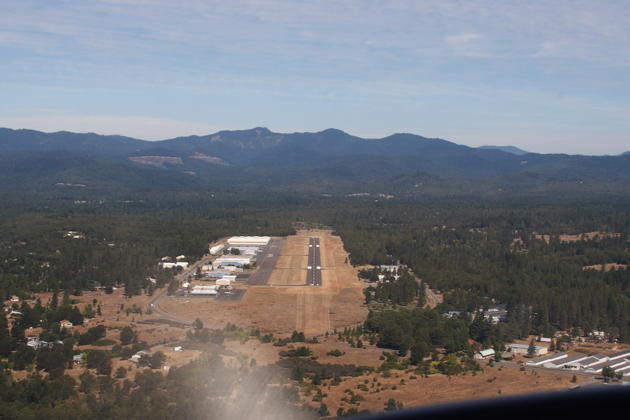 On final to runway 31 at Grants Pass airport, Oregon. Photo by Mary Kasprzyk.