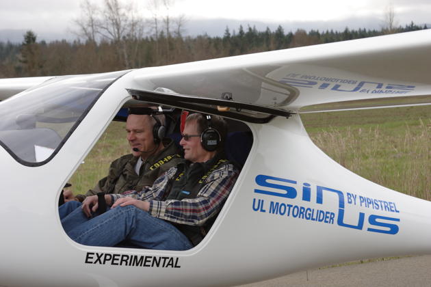 Readying for first flight with Paul Kuntz in his Sinus N54PK. Photo by Jim Bettcher.