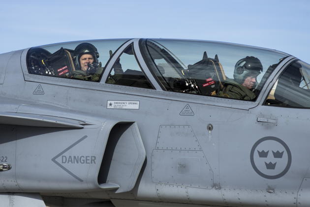 Taxiing for takeoff in Gripen 822. Photo by Per Kustvik.