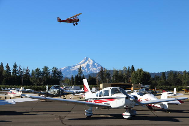 3DC with a prime parking slot during the Hood River Fly-in.