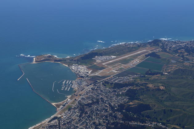 A rare clear view of the Half Moon Bay airport as we started our descent into Santa Rosa. My photo.
