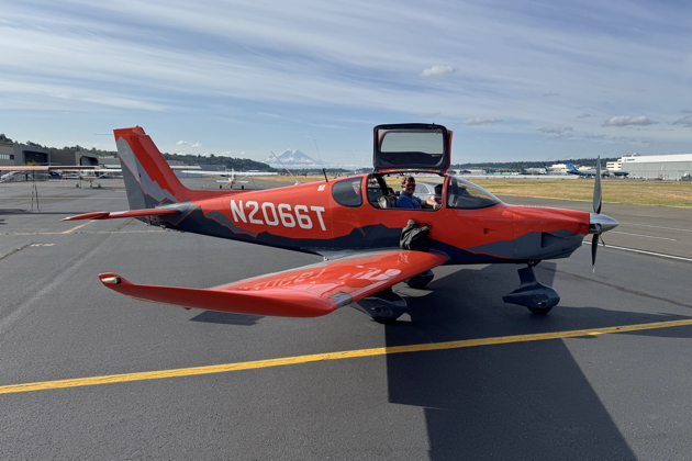 Rob Smith and his Sling TSi ready to depart from Boeing Field to Cavanaugh Bay, ID. My photo.