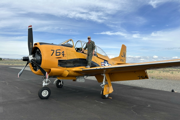 Enjoying Charlie Goldbach's impressive T-28B N2207Y for five excellent formation flights at Richland. Photo by Charlie Goldbach.